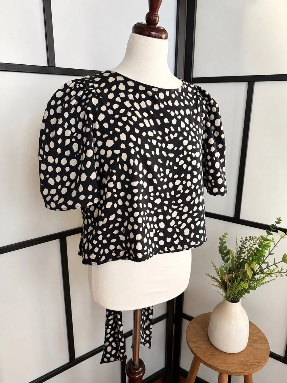 LOFT Open Back Bow Blouse Black Cream Print Size L
